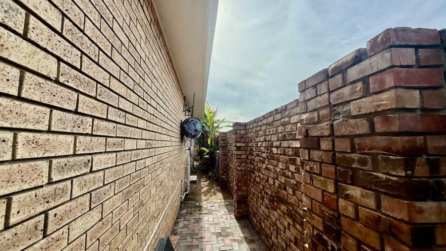 2 Bedroom Property for Sale in Parsonsvlei Eastern Cape